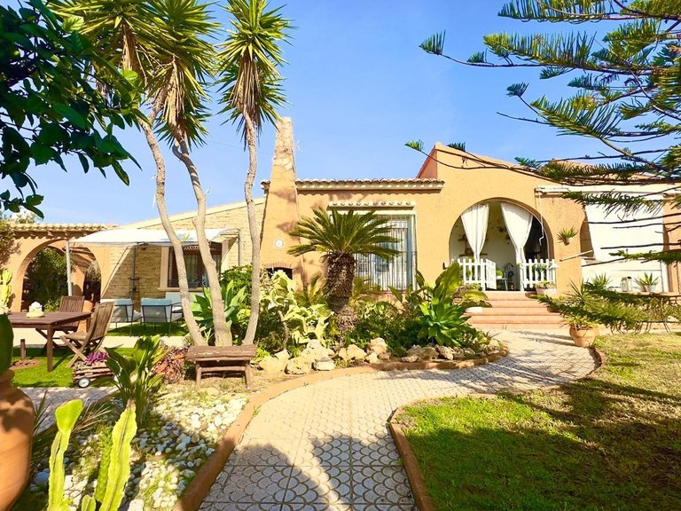 Villa for Sale in Costa Blanca Torrevieja, Alicante 49
