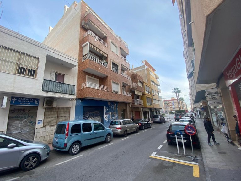 Apartment for Sale in Torrevieja, Alicante 28