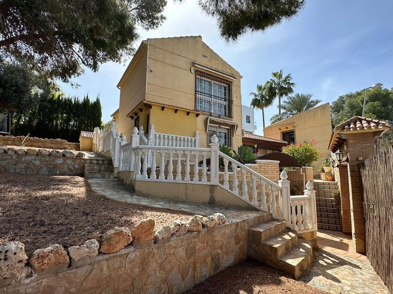 Villa for Sale in Torrevieja, Alicante 2