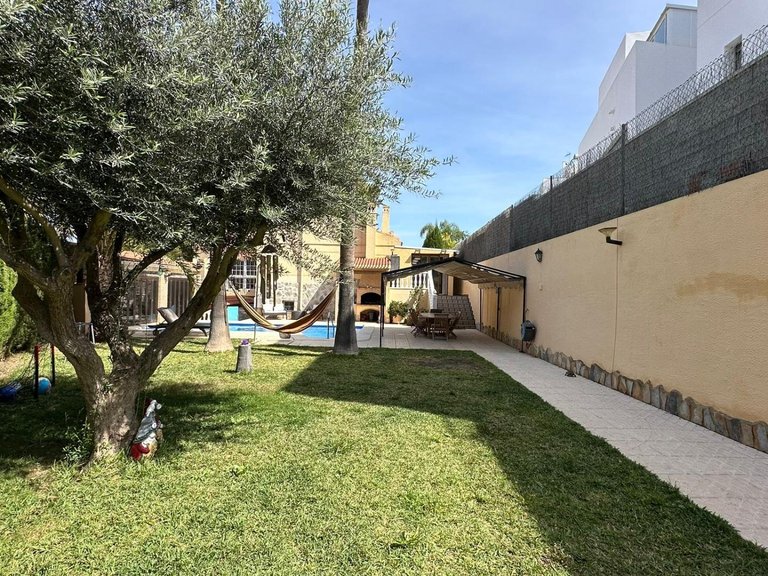 Villa for Sale in Torrevieja, Alicante 25