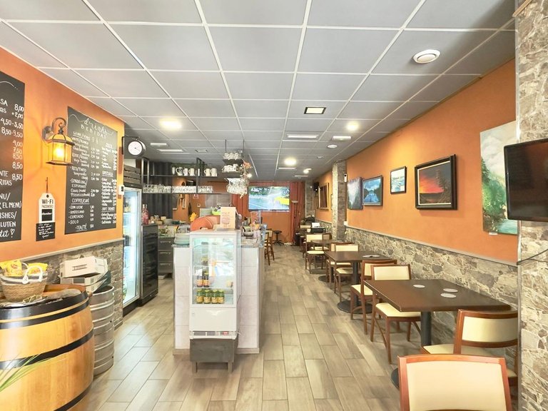 Commercial for Sale in Torrevieja, Alicante 2