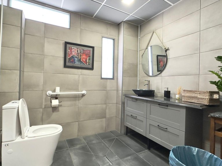 Commercial for Sale in Torrevieja, Alicante 4