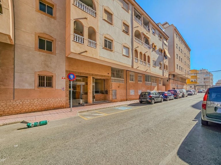 Apartment for Sale in Torrevieja, Alicante 25