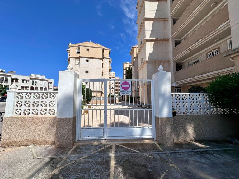 Apartment for Sale in Torrevieja, Alicante 38
