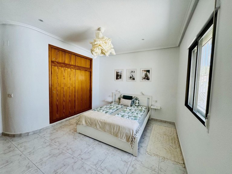 Villa for Sale in Torrevieja, Alicante 23
