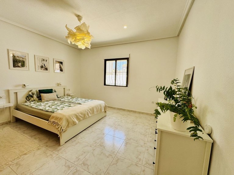 Villa for Sale in Torrevieja, Alicante 24