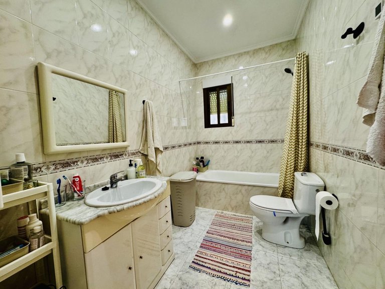 Villa for Sale in Torrevieja, Alicante 28