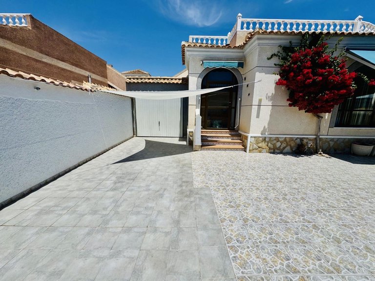 Villa for Sale in Torrevieja, Alicante 4