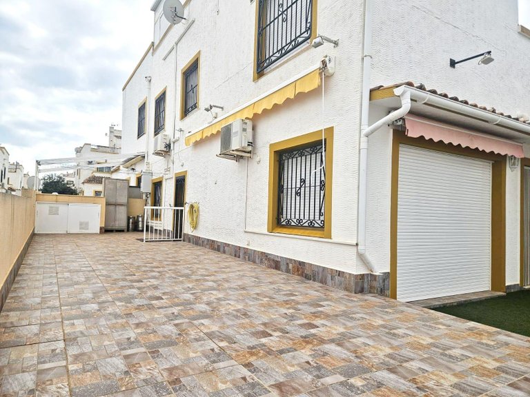 Town House for Sale in Costa Blanca Orihuela Costa, Alicante 1