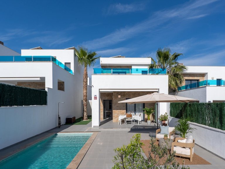 Villa for Sale in Inland Bigastro, Alicante 3