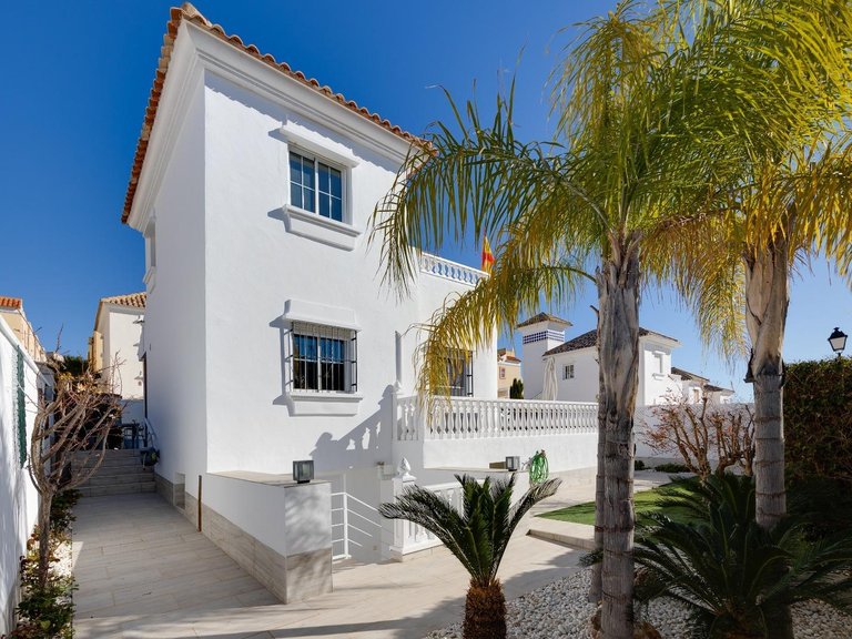 Town House for Sale in Costa Blanca Orihuela Costa, Alicante 3