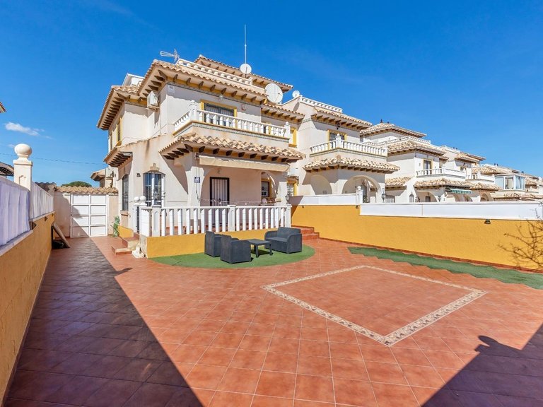 Town House for Sale in Costa Blanca Cabo Roig, Alicante 1