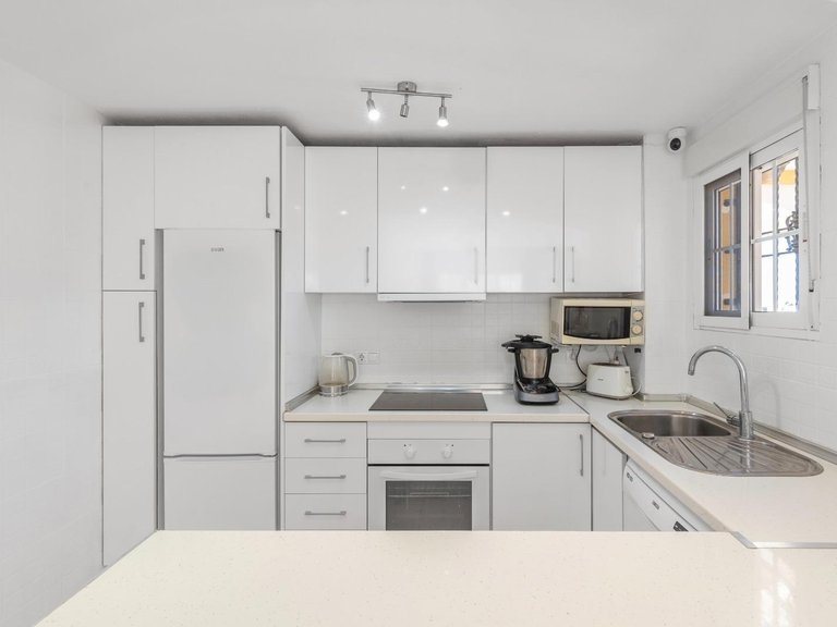 Town House for Sale in Costa Blanca Cabo Roig, Alicante 12