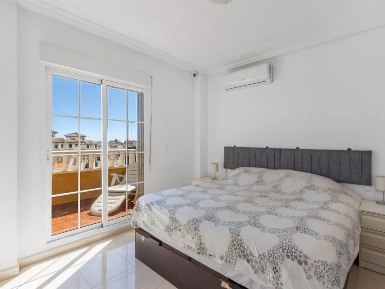 Town House for Sale in Costa Blanca Cabo Roig, Alicante 14