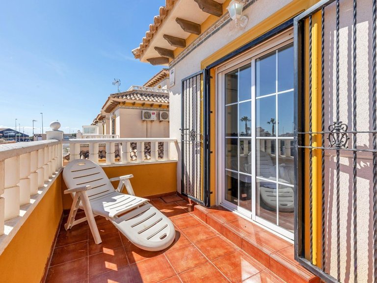 Town House for Sale in Costa Blanca Cabo Roig, Alicante 21