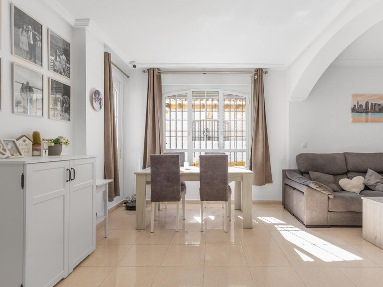 Town House for Sale in Costa Blanca Cabo Roig, Alicante 5