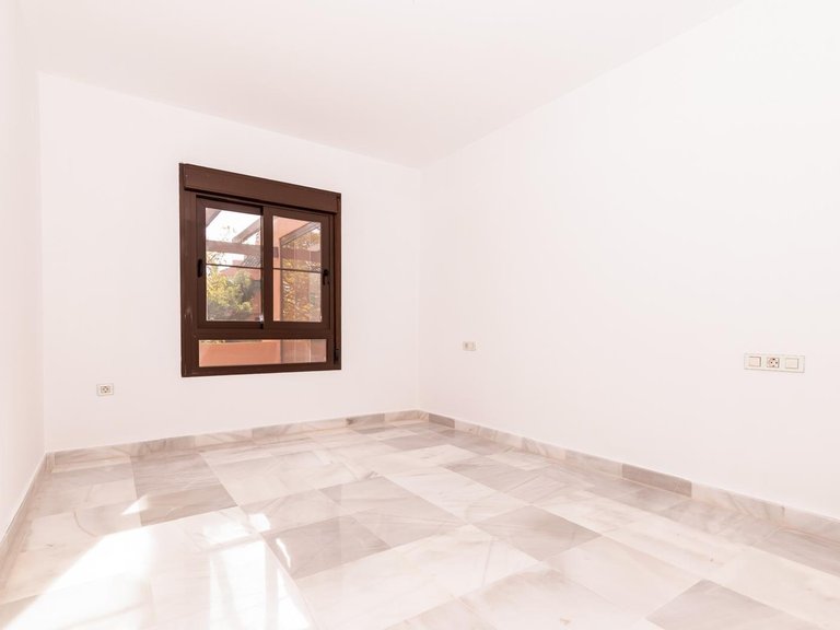 Villa for Sale in Estepona, Malaga 11