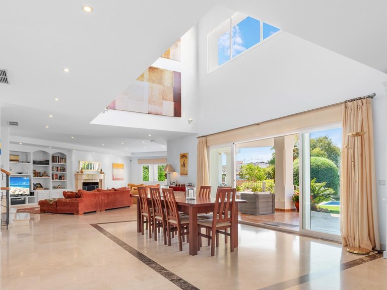 Villa for Sale in Benahavís, Malaga 16
