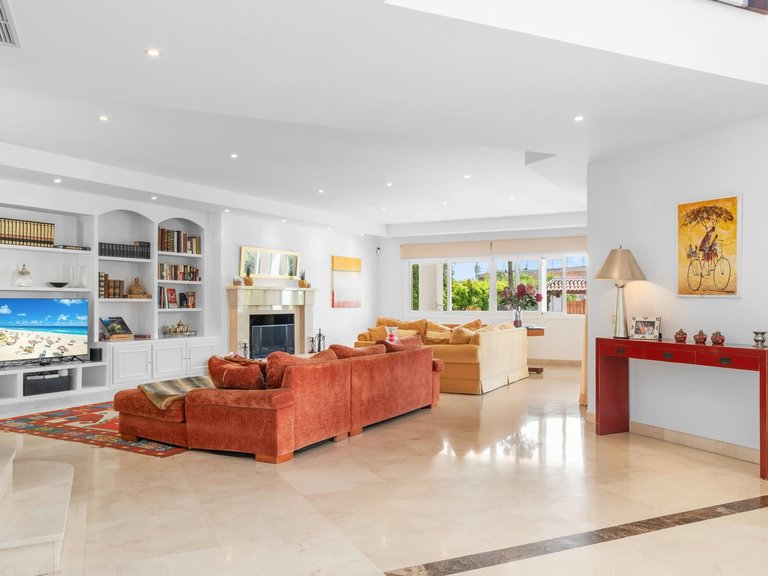 Villa for Sale in Benahavís, Malaga 17