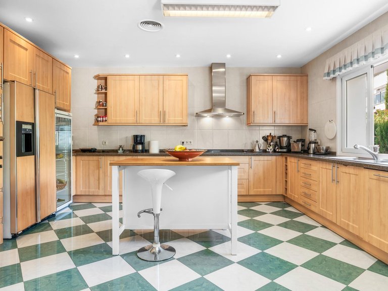 Villa for Sale in Benahavís, Malaga 18