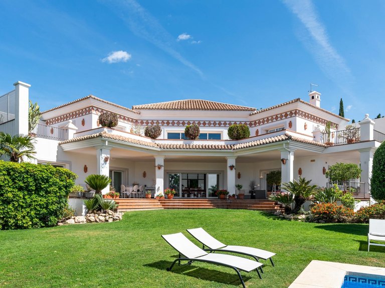 Villa for Sale in Benahavís, Malaga 2
