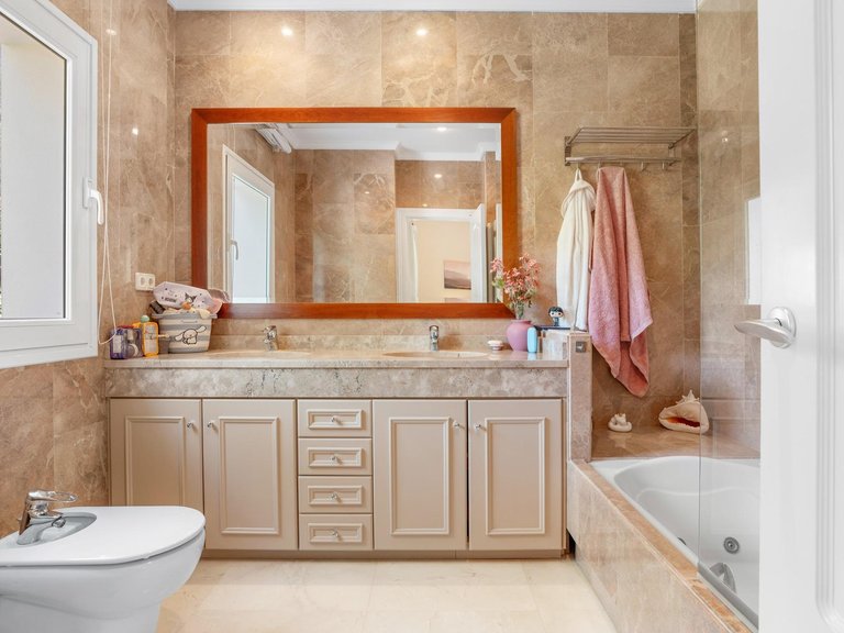Villa for Sale in Benahavís, Malaga 29