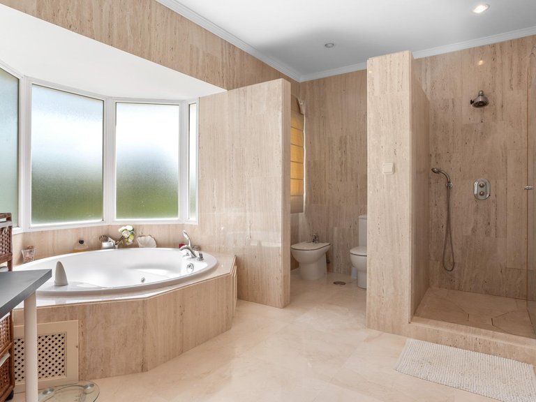 Villa for Sale in Benahavís, Malaga 30