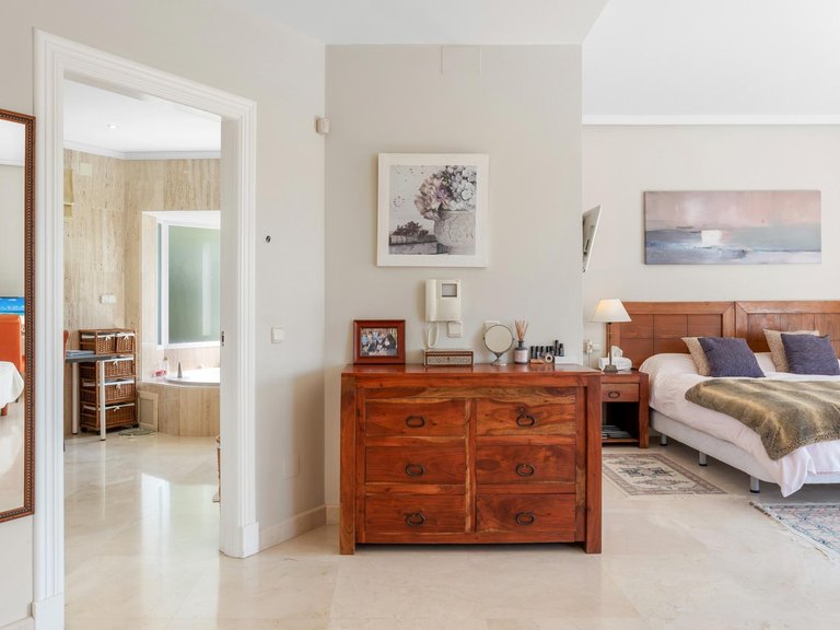 Villa for Sale in Benahavís, Malaga 33