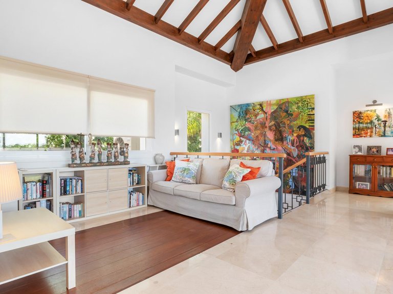 Villa for Sale in Benahavís, Malaga 35