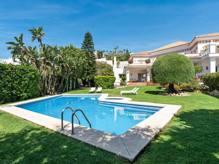 Villa for Sale in Benahavís, Malaga 4