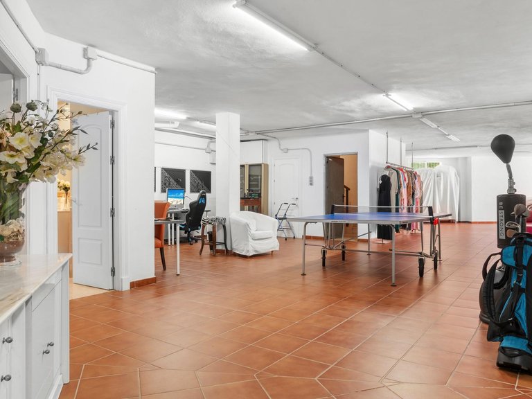 Villa for Sale in Benahavís, Malaga 41