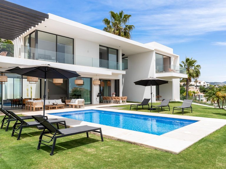 Villa for Sale in Benahavís, Malaga 1