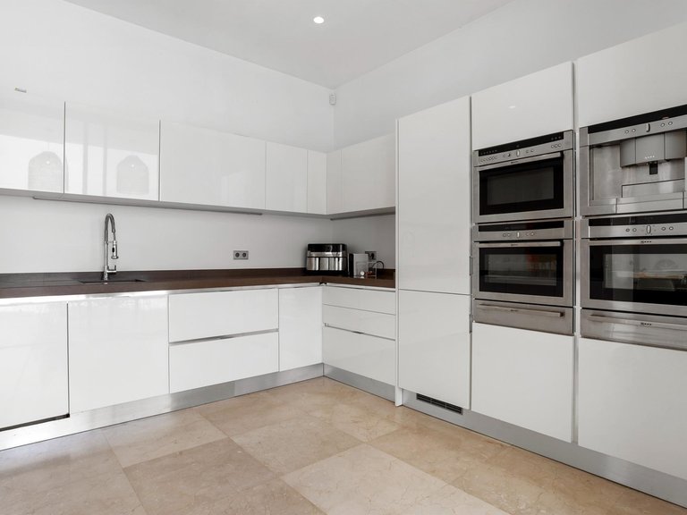 Villa for Sale in Benahavís, Malaga 18