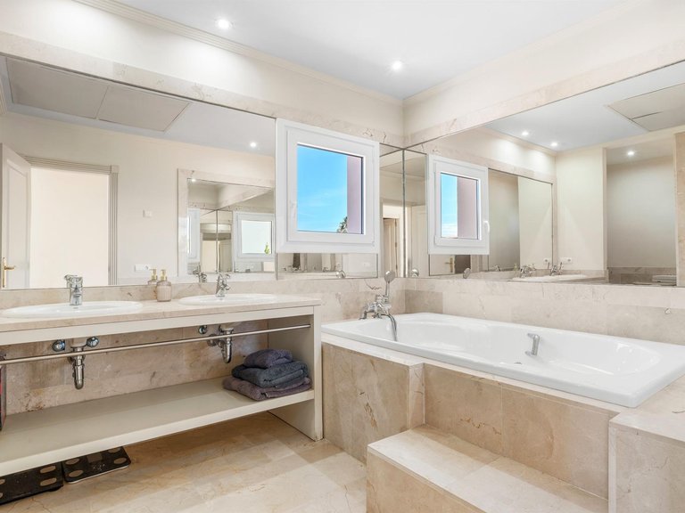 Villa for Sale in Manilva, Malaga 38