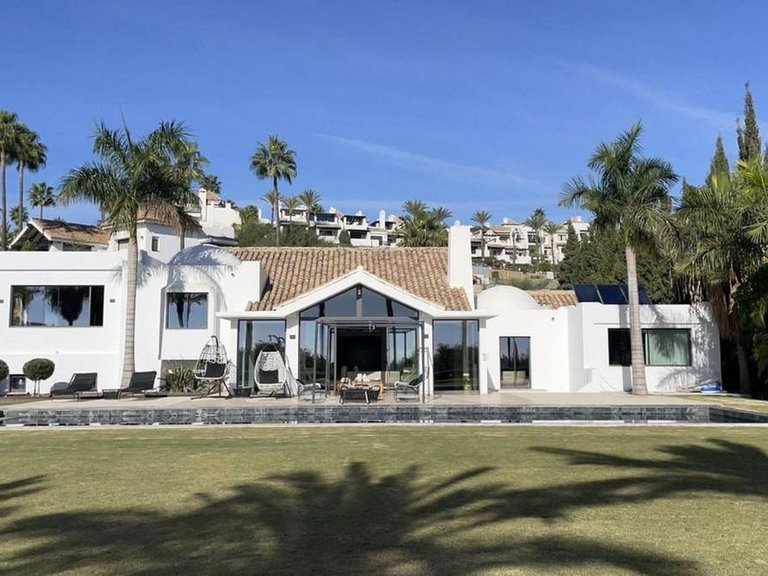 Villa for Sale in Benahavís, Malaga 1