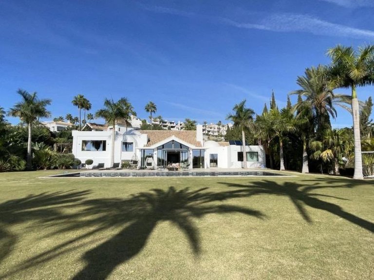 Villa for Sale in Benahavís, Malaga 2
