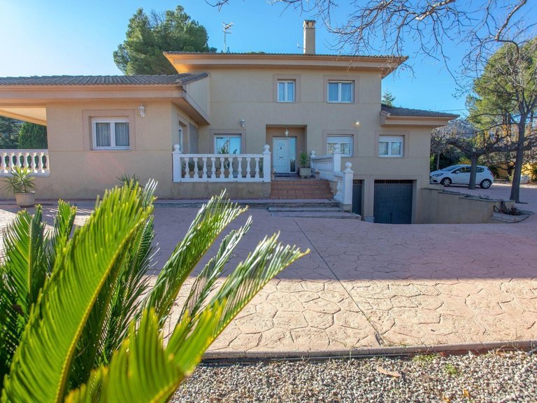Villa for Sale in Inland Cocentaina, Alicante 4