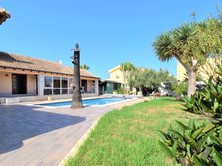 Villa for Sale in Orihuela Costa, Alicante 32