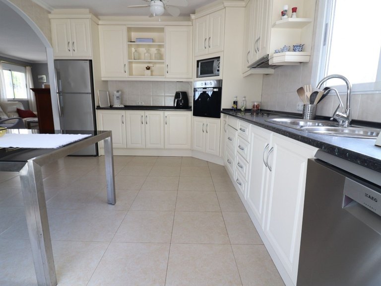 Villa for Sale in Algorfa, Alicante 9
