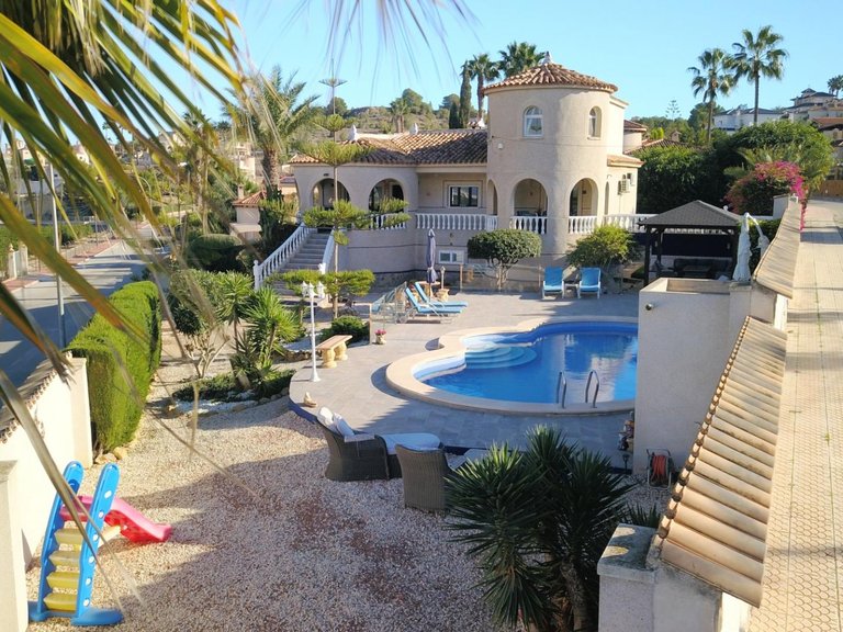 Villa for Sale in Almoradi, Alicante 3