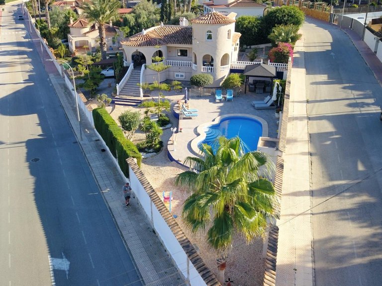 Villa for Sale in Almoradi, Alicante 4
