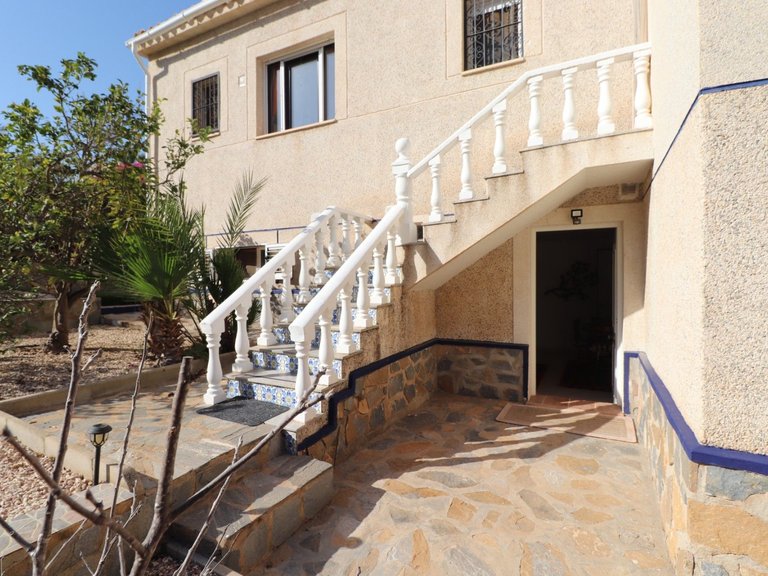 Villa for Sale in Almoradi, Alicante 46