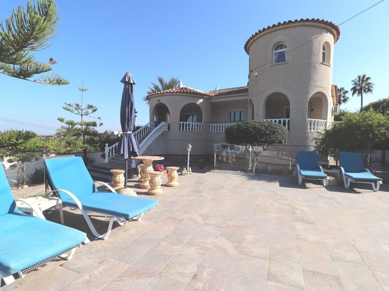 Villa for Sale in Almoradi, Alicante 6