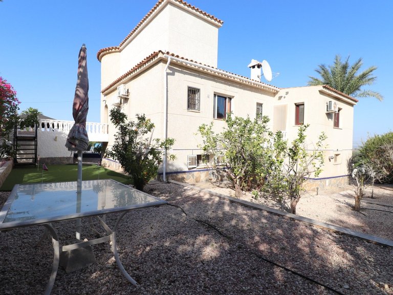 Villa for Sale in Almoradi, Alicante 8