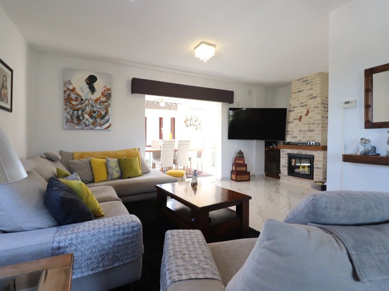 Villa for Sale in Almoradi, Alicante 9