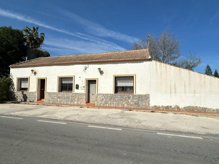 Villa for Sale in Almoradi, Alicante 1