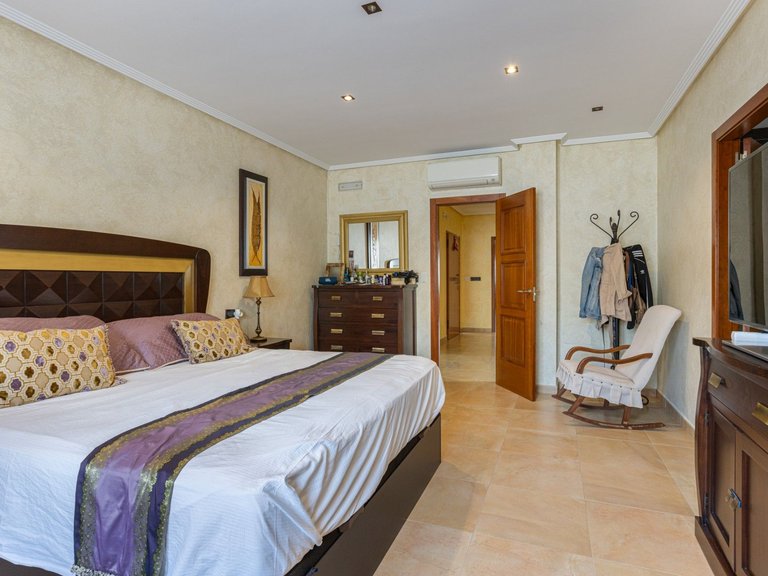 Villa for Sale in Los Montesinos, Alicante 11