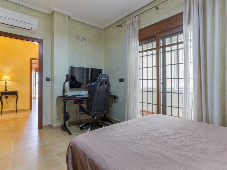 Villa for Sale in Los Montesinos, Alicante 19
