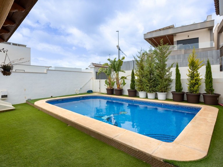Villa for Sale in Los Montesinos, Alicante 33