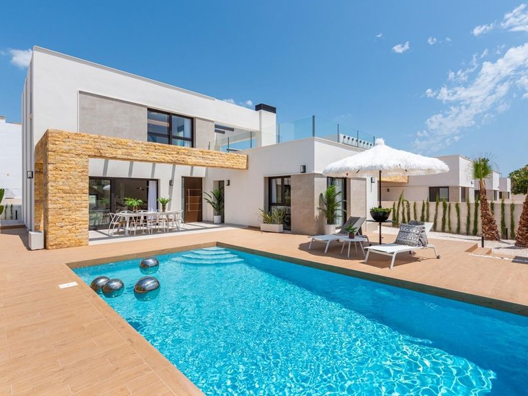 Villa for Sale in Rojales, Alicante 1